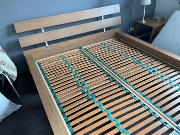 Ledikant met lattenbodems