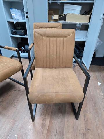 Zes lichtbruine stoelen - GRATIS OP TE HALEN!