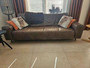 Machalke  leer bank. Gratis.