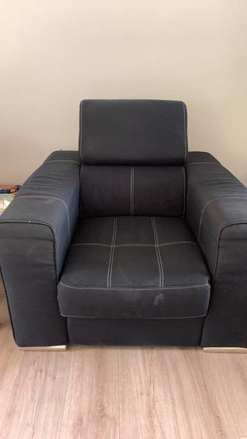 Zit stoel zwart met witte stiksels