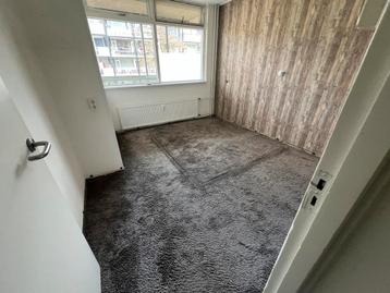 Tapijt donkergrijs 9-10m2 gratis ophalen