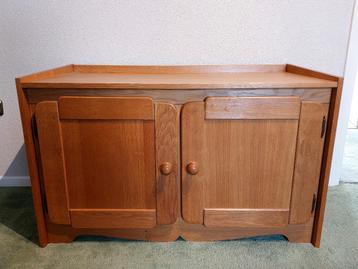 Laag kastje van eikenhout