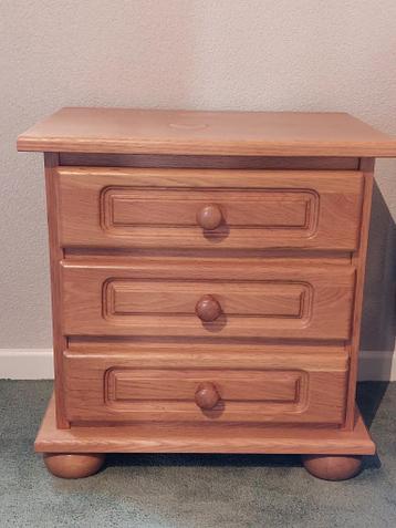 Nachtkastje met 3 lades - eikenhout
