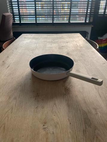 Pan en garde in erg gebruikte staat - gratis