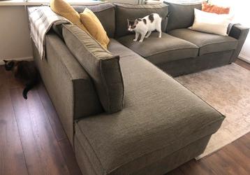 Gratis hoekbank - olijfgroen - beschadigd door de kat