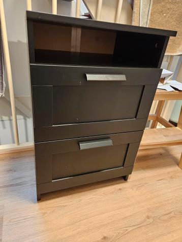 Ikea nachtkastje met lichte beschadiging