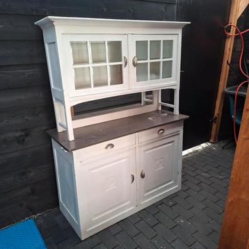 Vintage Dressiorkast met glazen deuren