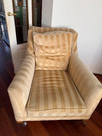 Gratis: Twee comfortabele fauteuils, z.s.m. ophalen