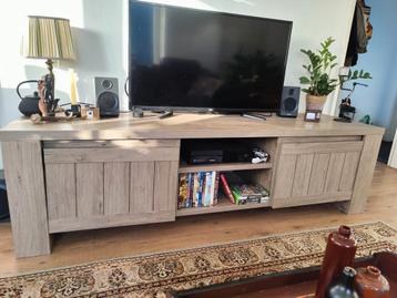 Stijlvol TV-meubel - 188x54x52 cm
