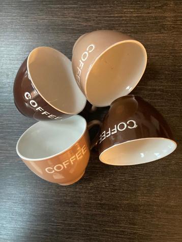 4 Koffie kopjes gratis