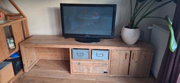 Robuuste steigerhouten tv meubel