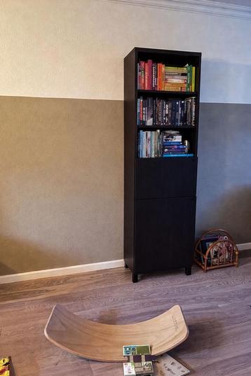 Ikea Kast Donker - 205cm hoog, kleine schade, gratis af te h