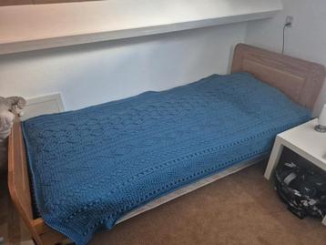 Massief houten eenpersoonsbed 90x220 met matras