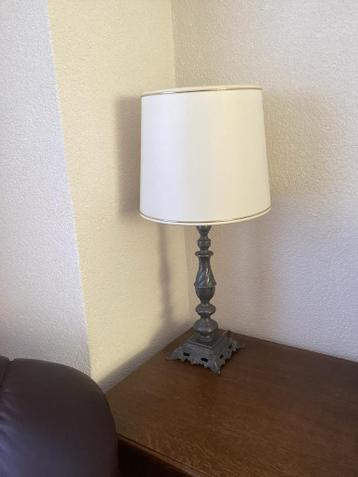 Gratis af te halen: Klassieke schemerlamp (ivm verhuizing)