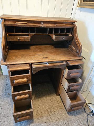 Gratis af te halen: Secretaire / Rolbureau