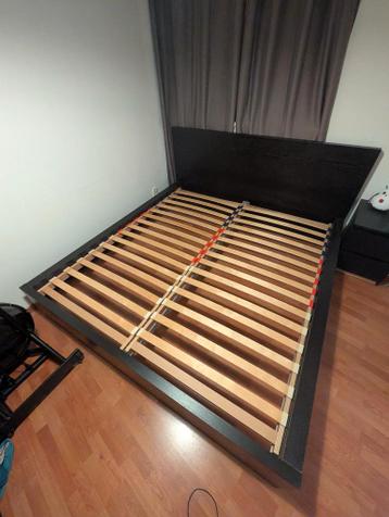 Gratis tweepersoons bedframe + evt. matras (zelf demonteren)