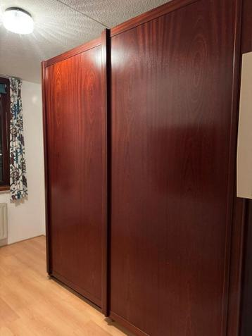 Zeer ruime kledingkast - 220x250x55cm - veel opbergruimte