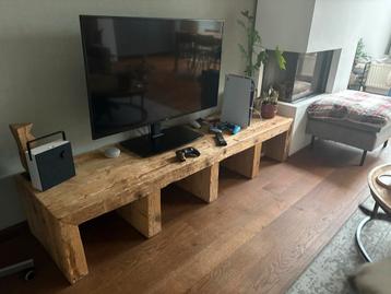 Gratis af te halen: Steigerhouten TV meubel (210x55x45 cm)