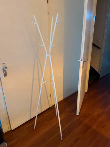 Witte metalen staande kapstok, 170 cm hoog, demontabel
