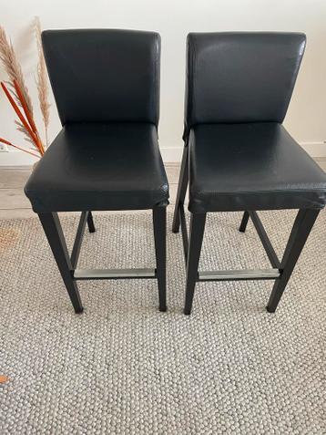 Set van 2 zwarte barkrukken met rugleuning - 75 cm zithoogte