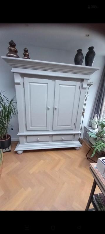 Gratis Grijze Toogkast / Grutterskast