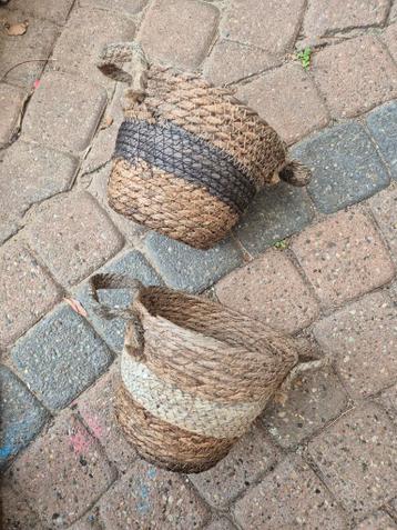 GRATIS 2 rieten mandjes voor plantjes of decoratie