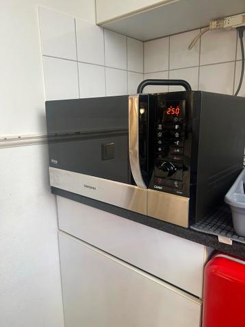 Samsung CE107MST Combi Magnetron Zwart