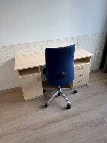 Bureau met stoel - Ideaal voor thuiswerkplek