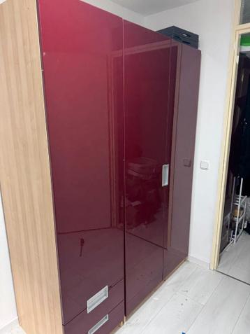 Gratis kledingkast. .