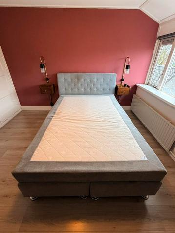GRATIS boxspring 140 x 210 grijs groen