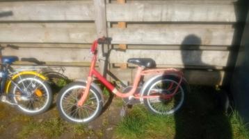 Oud fietsje om te leren fietsen zonder zijwieltjes