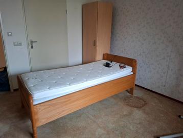 1 persoons senioren bed incl matras en topper en nachtkastje