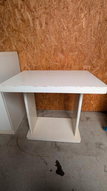 Houten tafel (H63 W70 D60) gratis af te halen