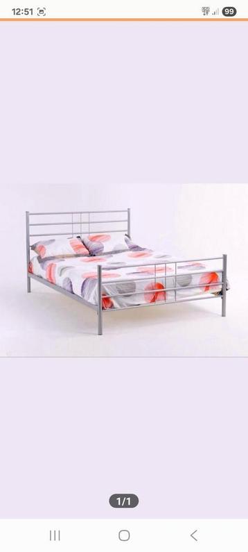 Zwart stalen bed met bodem en matras 200x140 cm