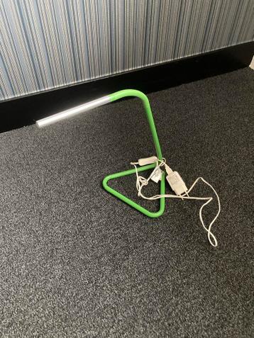 Groene IKEA bureaulamp - Modern en functioneel