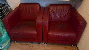 2 rode leren stoelen - opknappers, gratis af te halen
