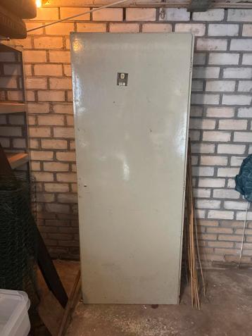 Houten opslagkast - Gratis af te halen