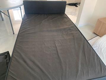 Bed met tv meubels plus kastje