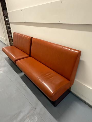 Oranje-rode bank - Comfortabel en stijlvol