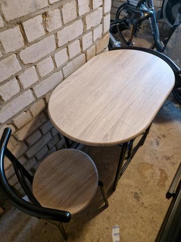 Keukensetje, klein tafeltje, 2 stoeltjes