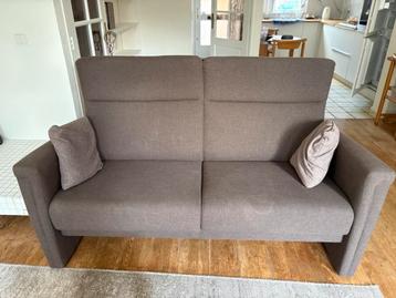 2-zits bank – hoge rug – bruin – nette staa