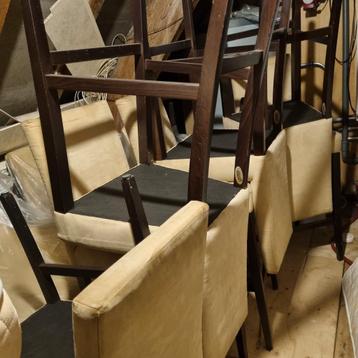 14 stoffen stoelen met hoge rugleuning, 2 met armleuningen