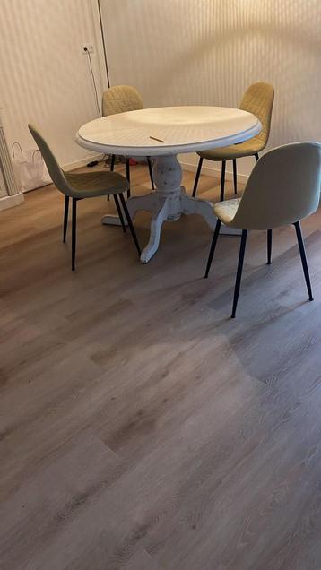 Ronde eetkamertafel 115 cm met 4 stoelen