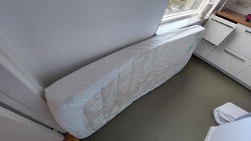 matras 90x190 latex Pierre Cardin tijk ivm verhuizing