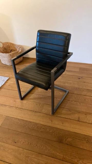 8 eetkamerstoelen