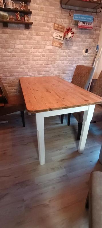 Gratis eetkamertafel 145x75x78 cm