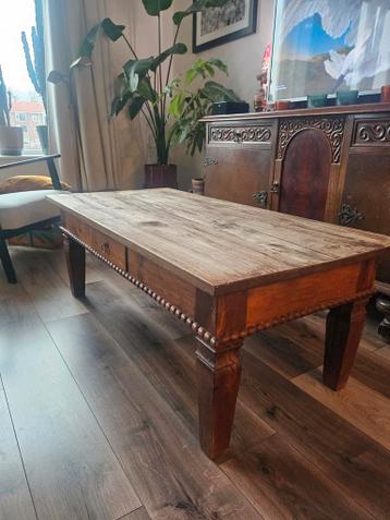 Zsm weg! Mooie houten salontafel - opknapper