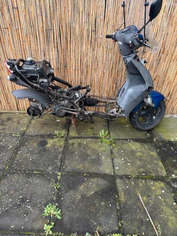 Gratis Kymco Agility 4T 50cc. (Moet overgeschreven worden)