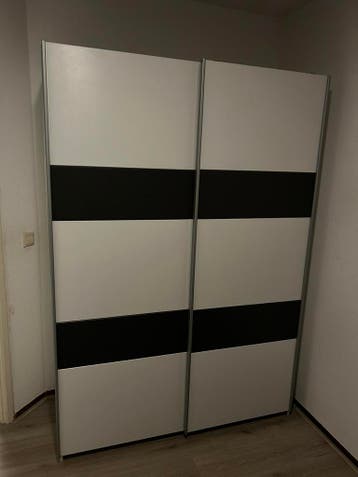 Zeer nette kledingkast