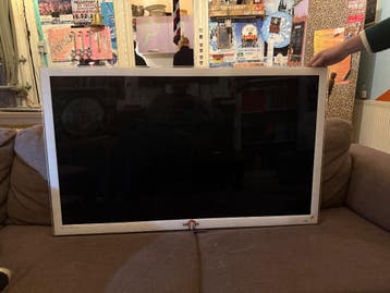 Samsung 46 inch tv (UE46C6710)